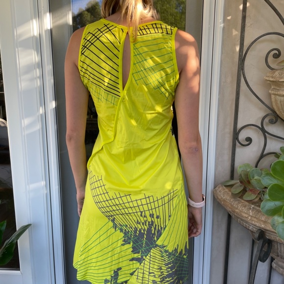 New Save the Queen summer dress Medium abstract pattern yellow great - Picture 6 of 9
